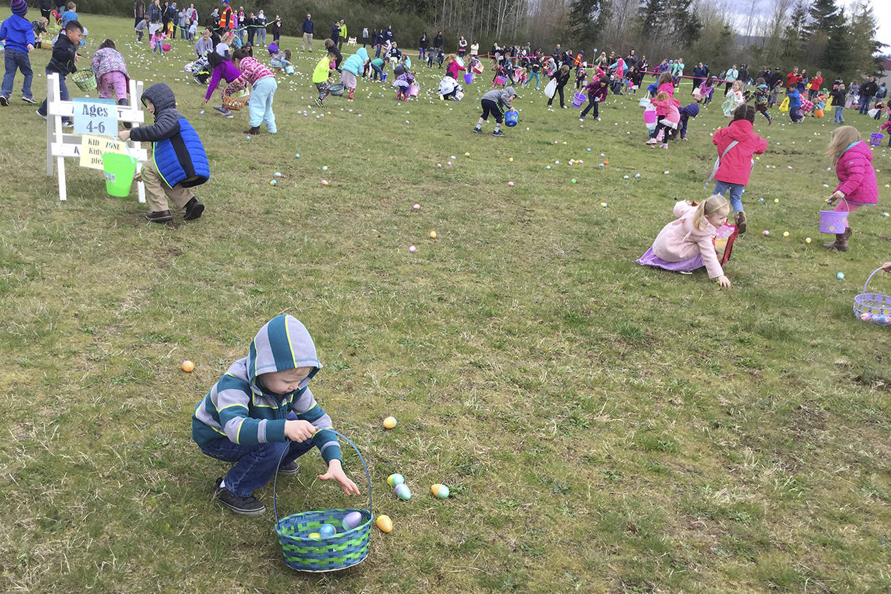 Easter Egg Hunt draws hundreds of kids on lookout for few good eggs (Slideshow)