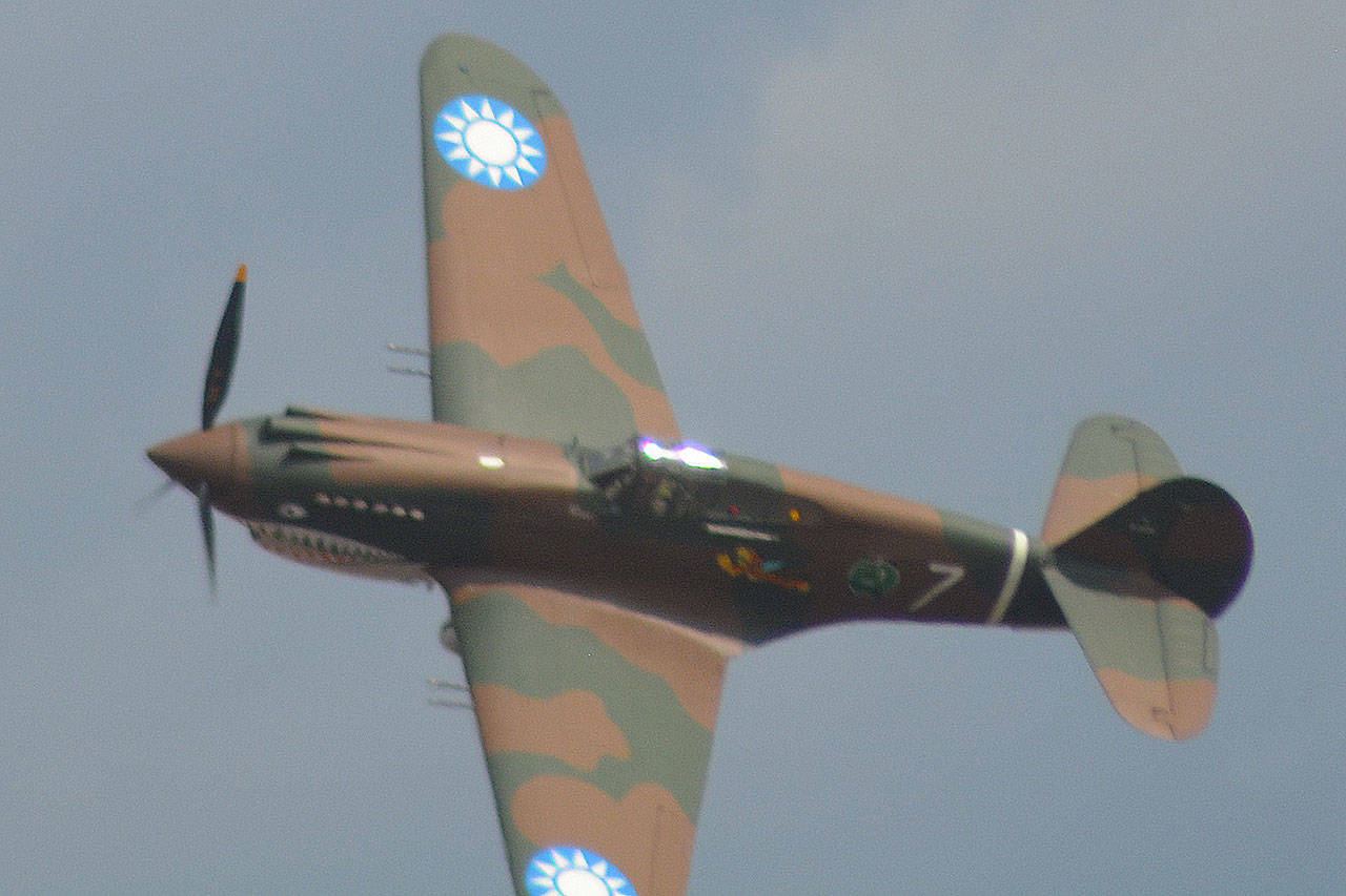 Biggest crowd in years watches air show at Arlington FlyIn (slide show